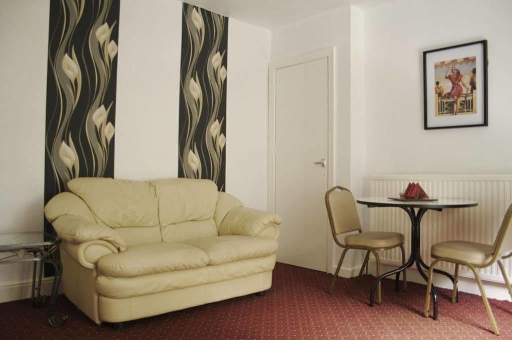 La Suisse Serviced Apartments Manchester Exterior photo