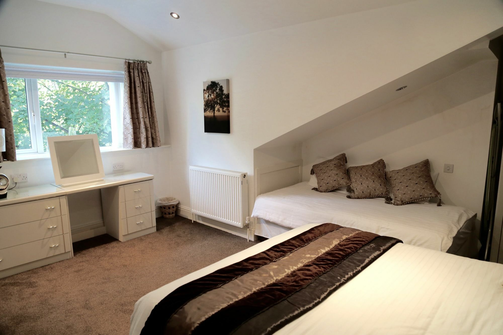 La Suisse Serviced Apartments Manchester Exterior photo