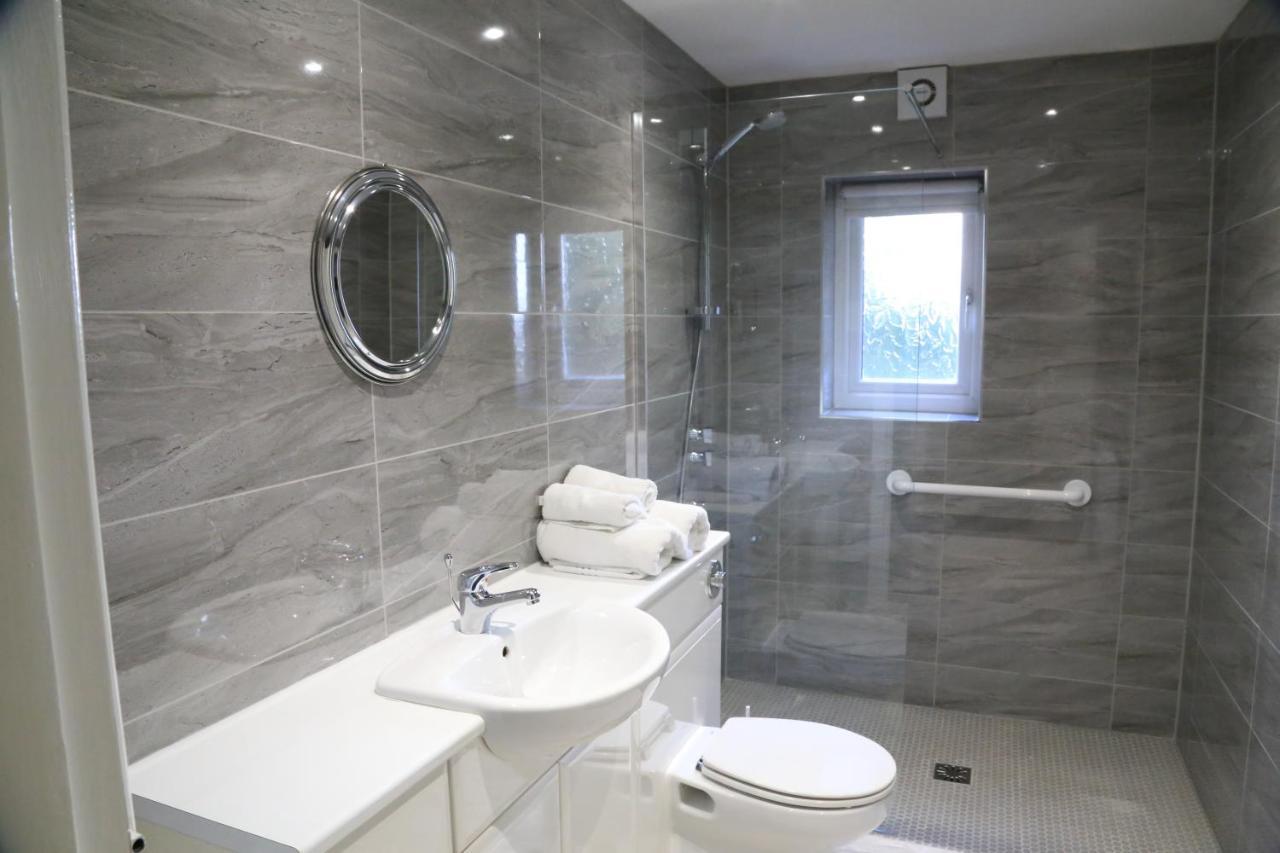 La Suisse Serviced Apartments Manchester Exterior photo